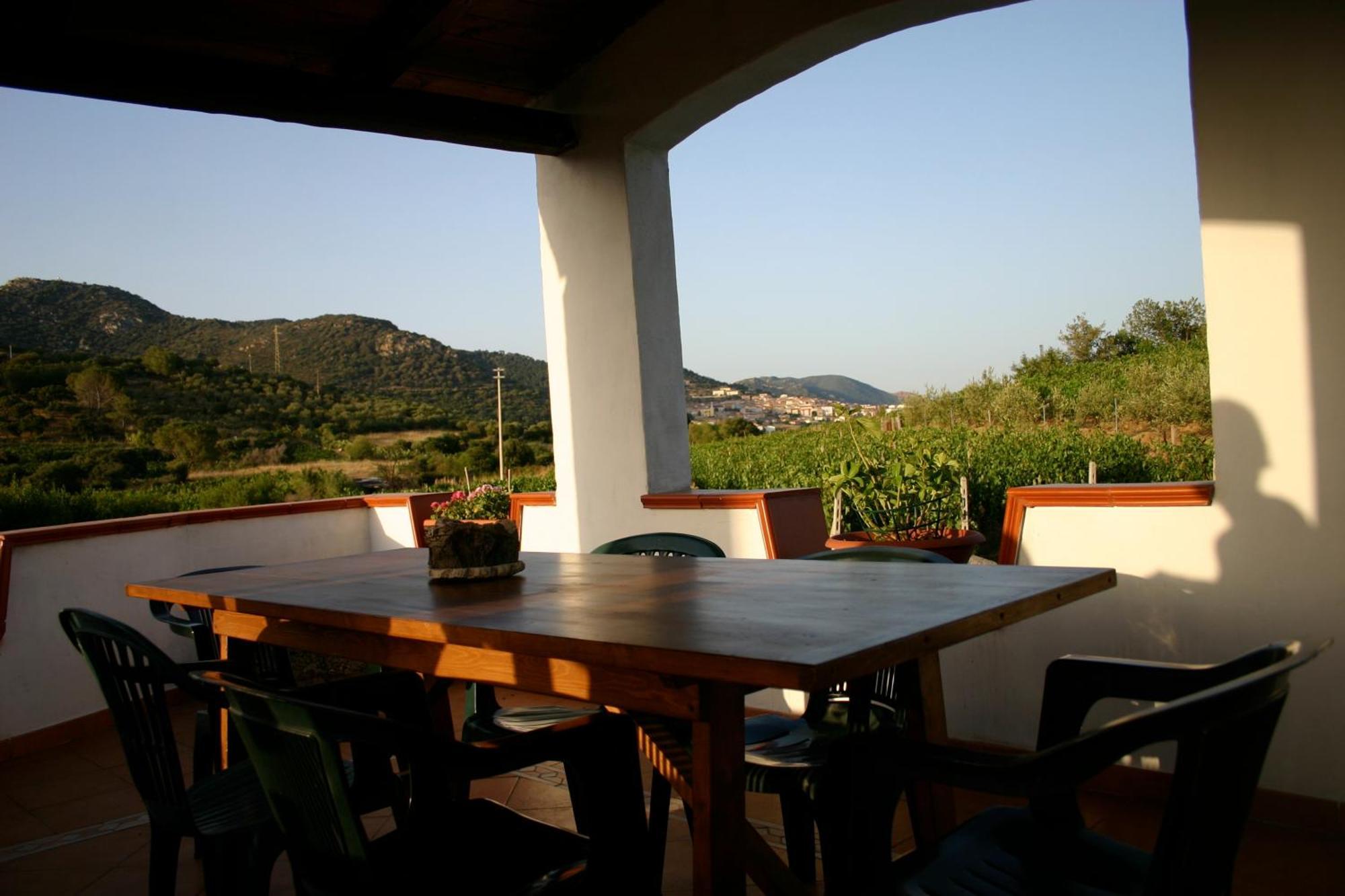 Agriturismo B&B Domo De Resteblas Berchidda Exteriör bild