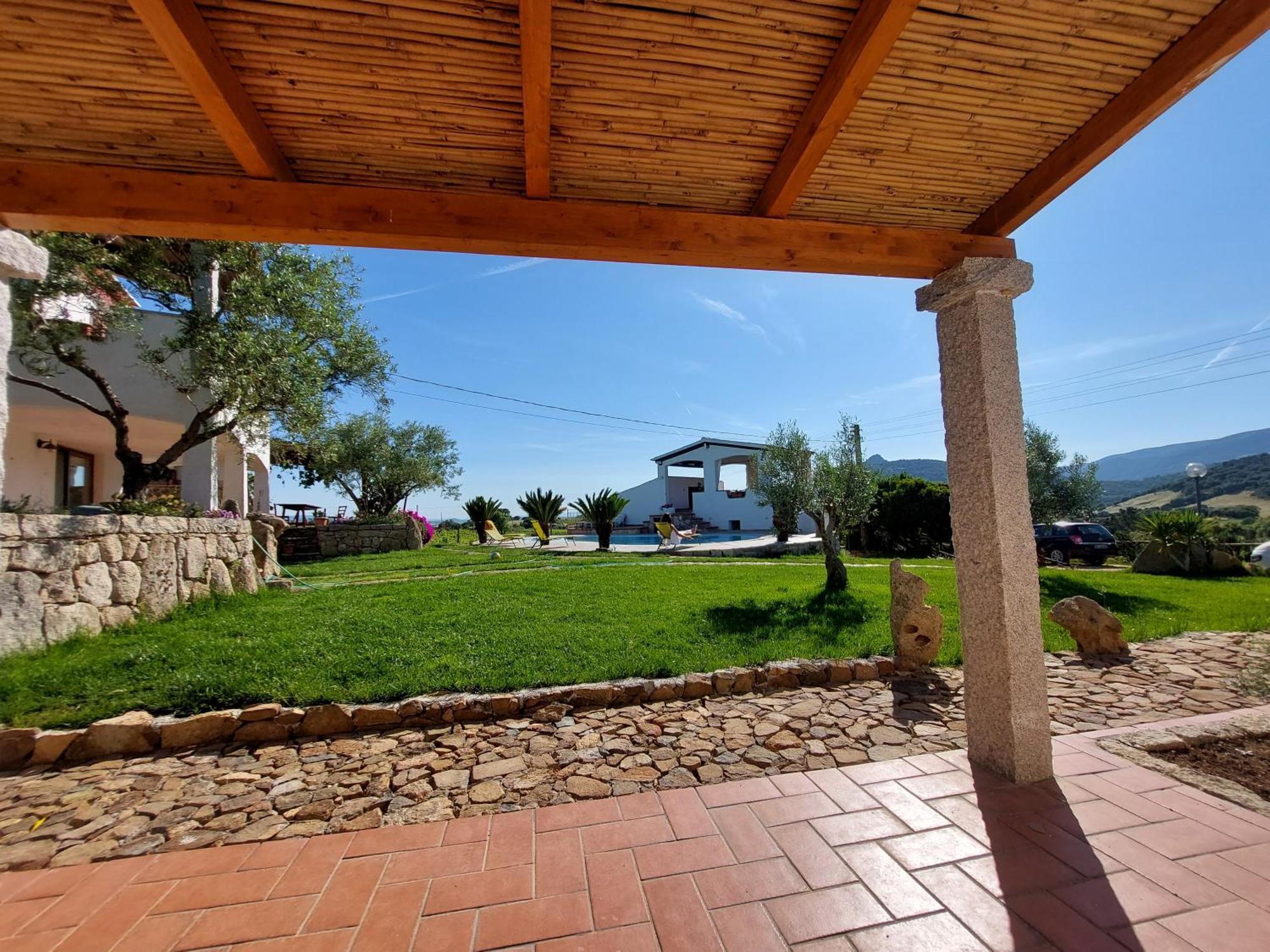 Agriturismo B&B Domo De Resteblas Berchidda Exteriör bild