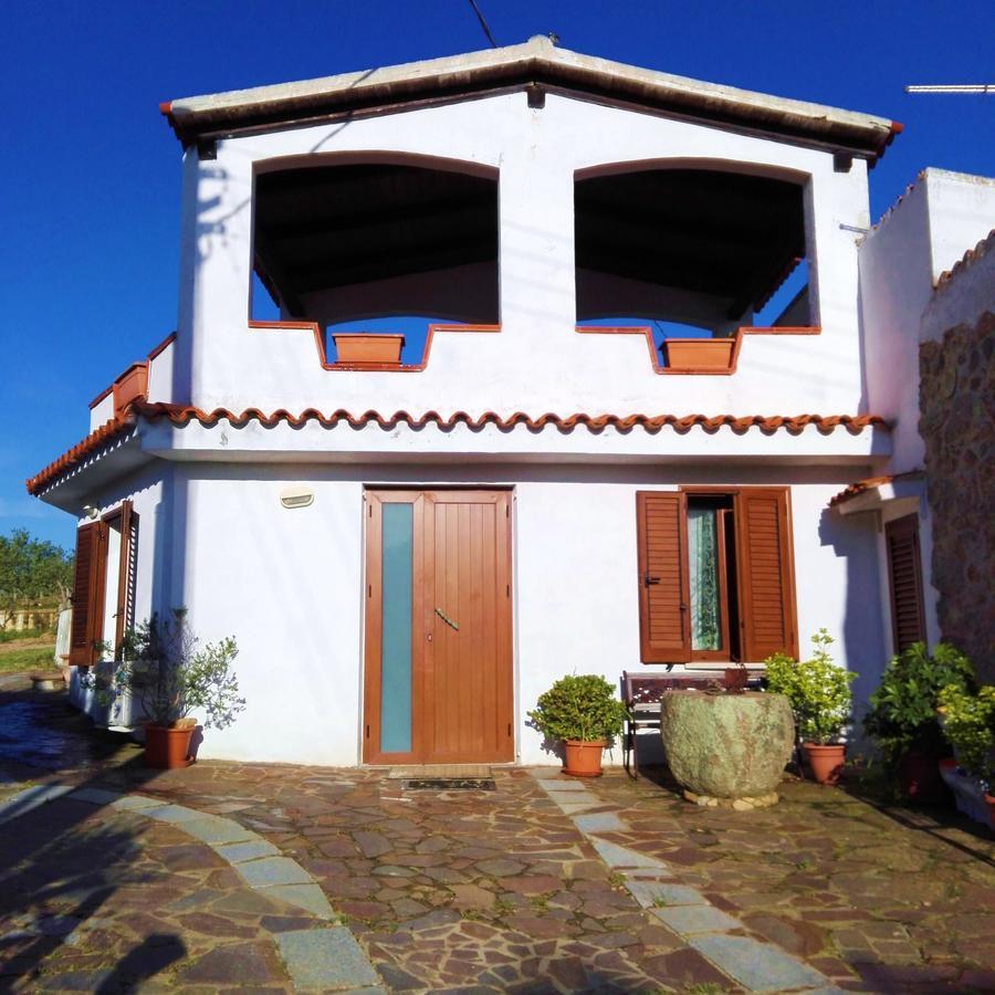 Agriturismo B&B Domo De Resteblas Berchidda Exteriör bild